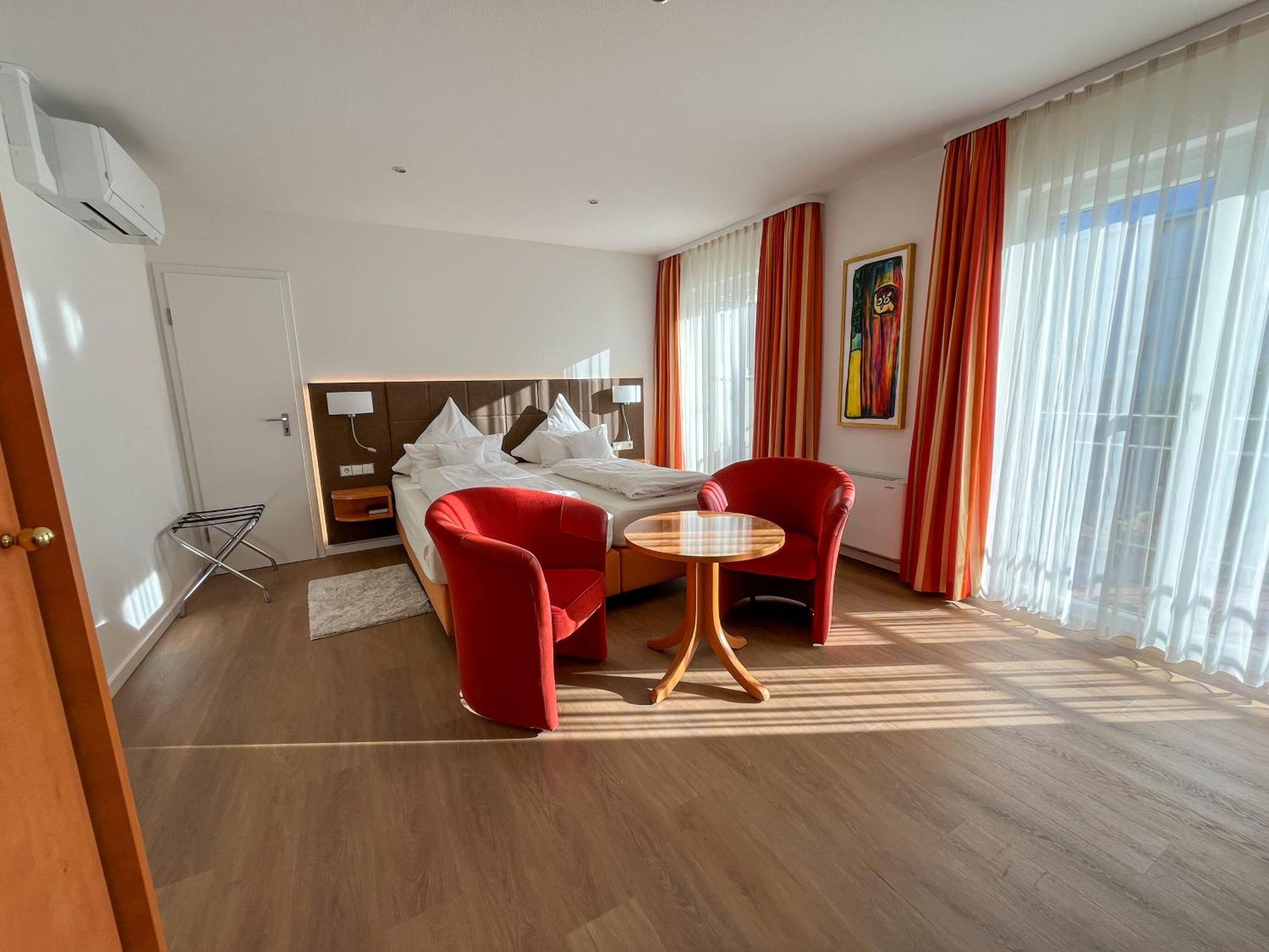 Akzent Hotel Atrium Baden บาดโครซิงเงน ภายนอก รูปภาพ