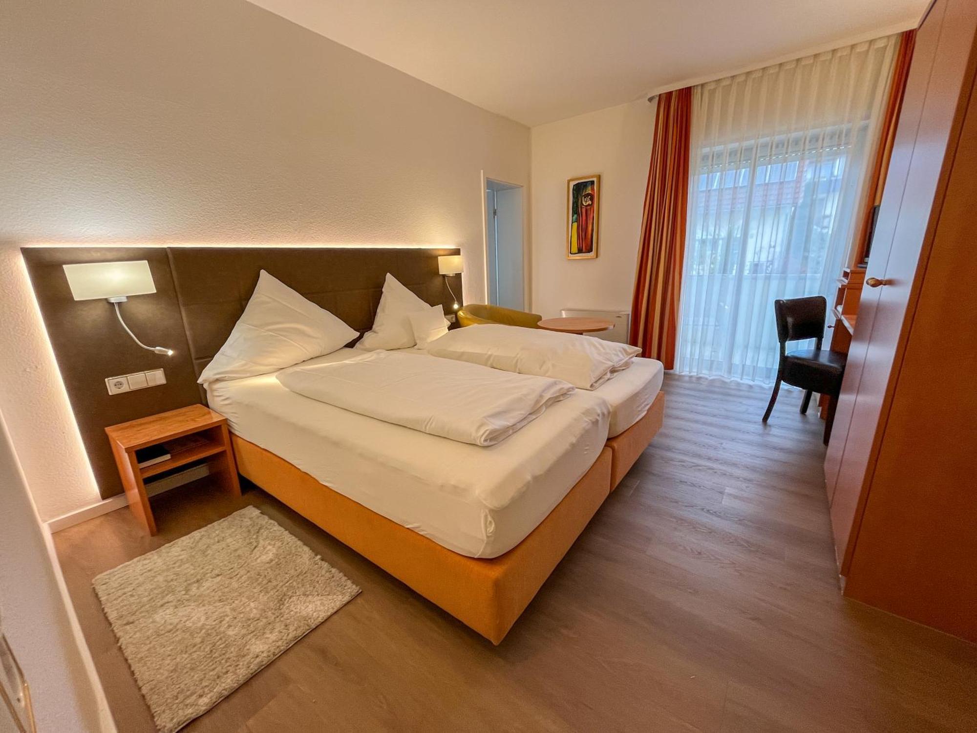 Akzent Hotel Atrium Baden บาดโครซิงเงน ภายนอก รูปภาพ