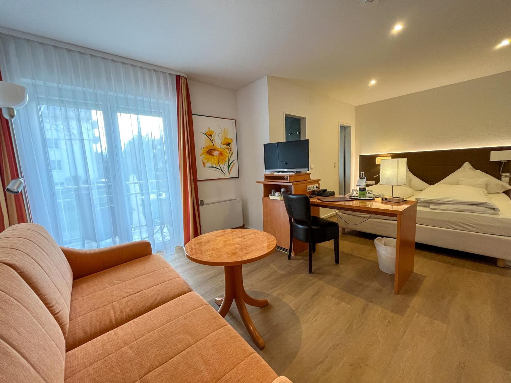 Akzent Hotel Atrium Baden บาดโครซิงเงน ภายนอก รูปภาพ